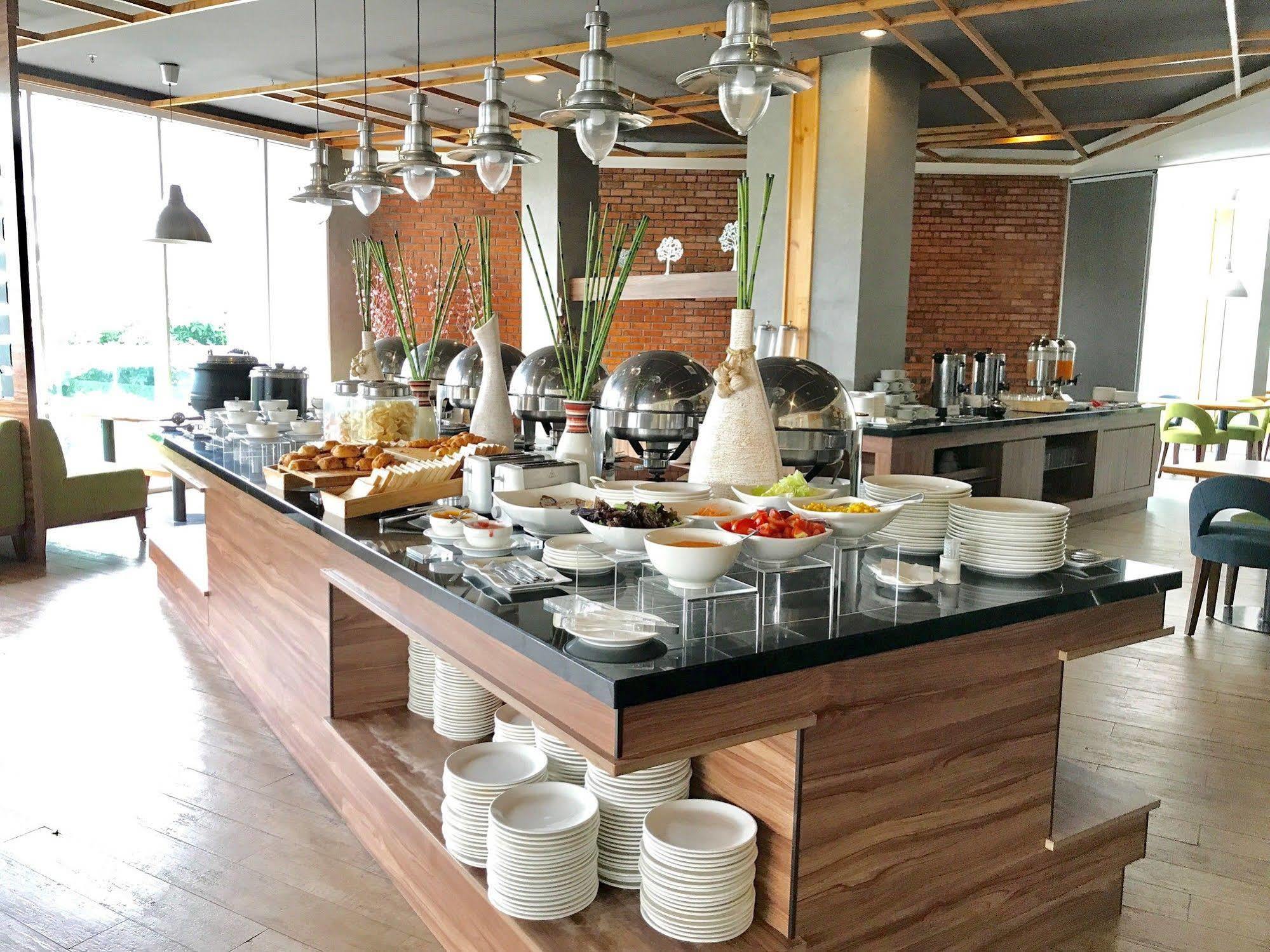 ג'קרטה Ayaka Suites מראה חיצוני תמונה